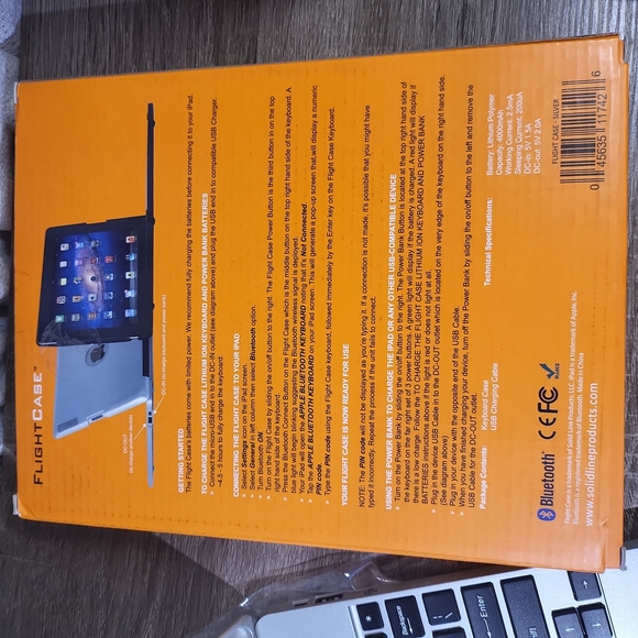 3/$35 FlightCase, Bluetooth 3.0 Keyboard case with Power Bank - Picture 4 of 12